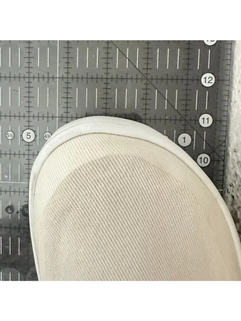 Oofos OOMG Eezee Women Size 10 Low Top White Slip On Comfort Recovery Shoes